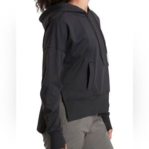 Athleta Mission black athleisure hoody kangeroo pocket high low hemline size XS